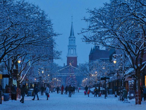 wintry scene of downtown Vermont's pedestrian shopping zone